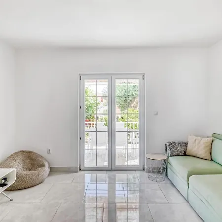 Villa In Orebi With Garden Near Seabeach