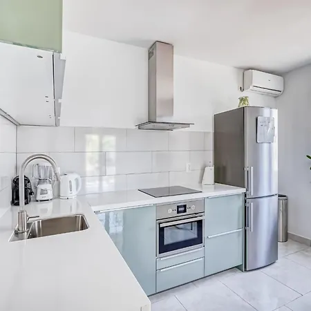 In Near Sea Вилла