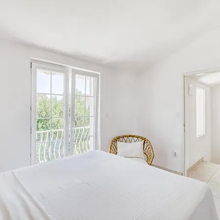 In Near Sea Вилла Оребич