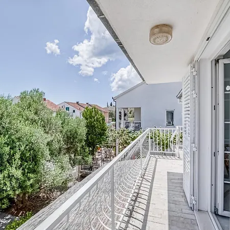 In Near Sea Вилла Оребич